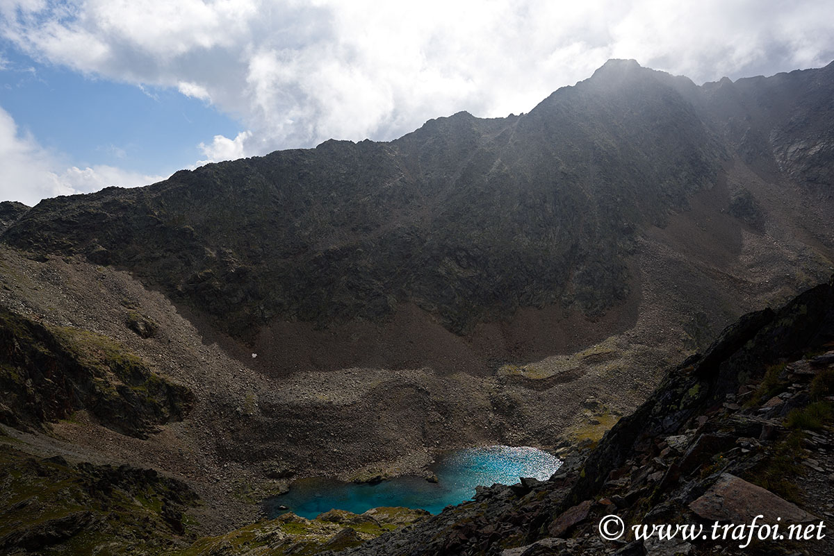 ../Escursioni2/Laghi_Fame_Corzes/010229_Laghetto_Nero.jpg