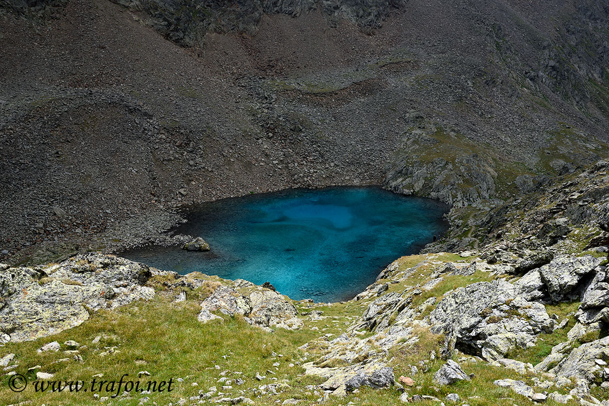 ../Escursioni2/Laghi_Fame_Corzes/010293_Laghetto_Nero.jpg