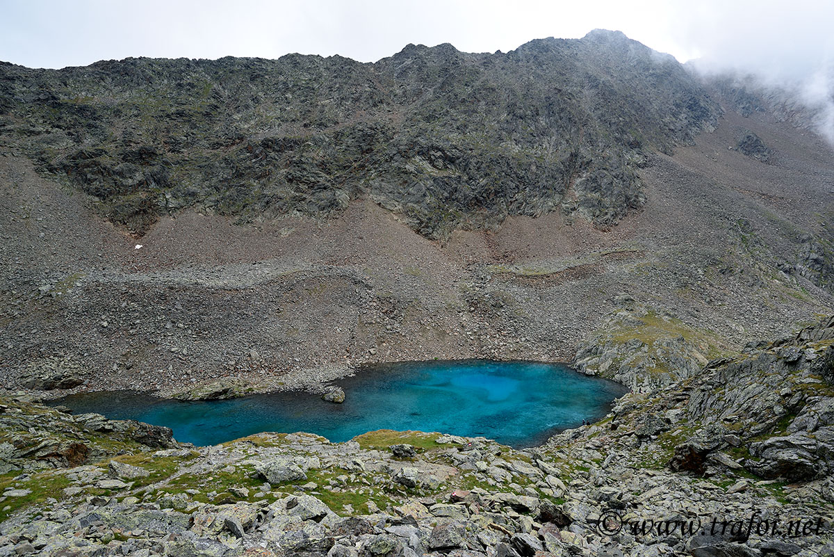 ../Escursioni2/Laghi_Fame_Corzes/010297_Laghetto_Nero.jpg