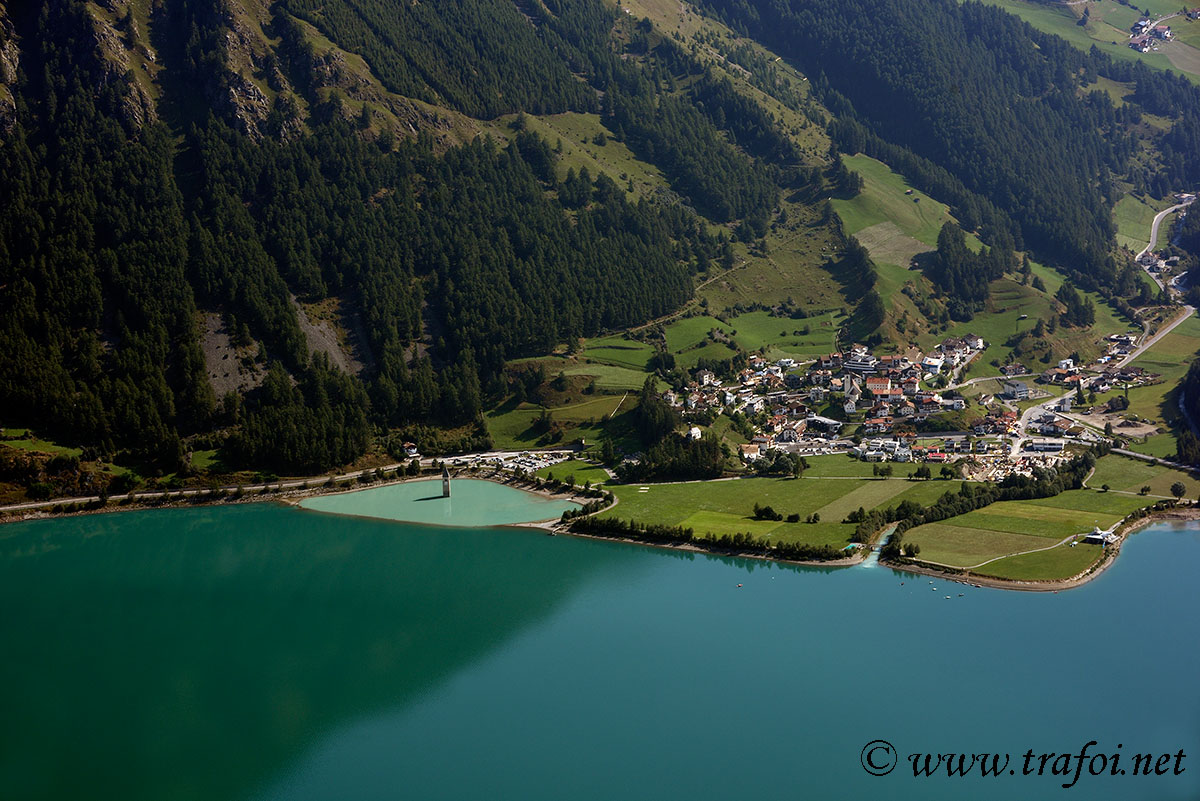 ../Escursioni2/Resia/010368_Lago_Curon.jpg