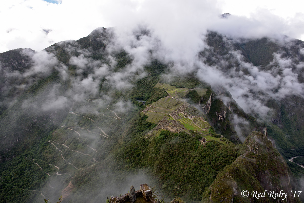 ../Peru/Machu_Picchu_22305.jpg