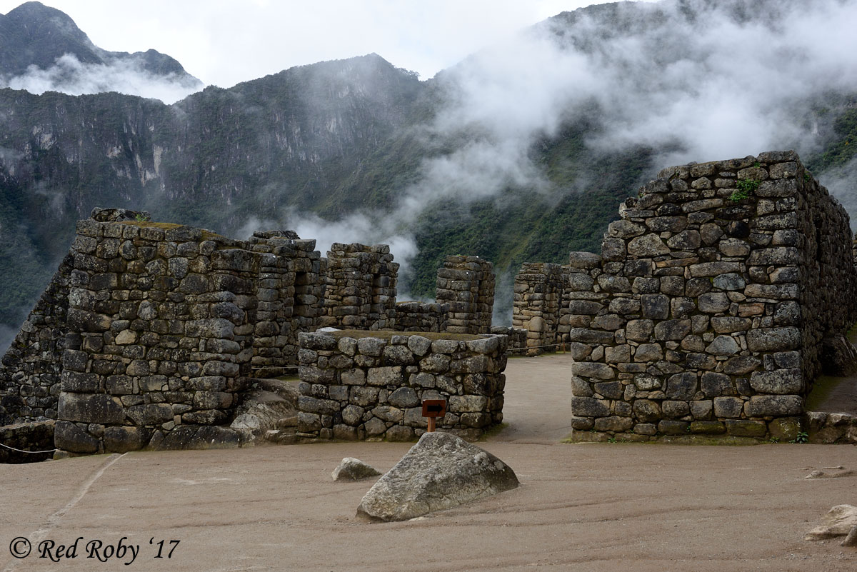 ../Peru/Machu_Picchu_22338.jpg