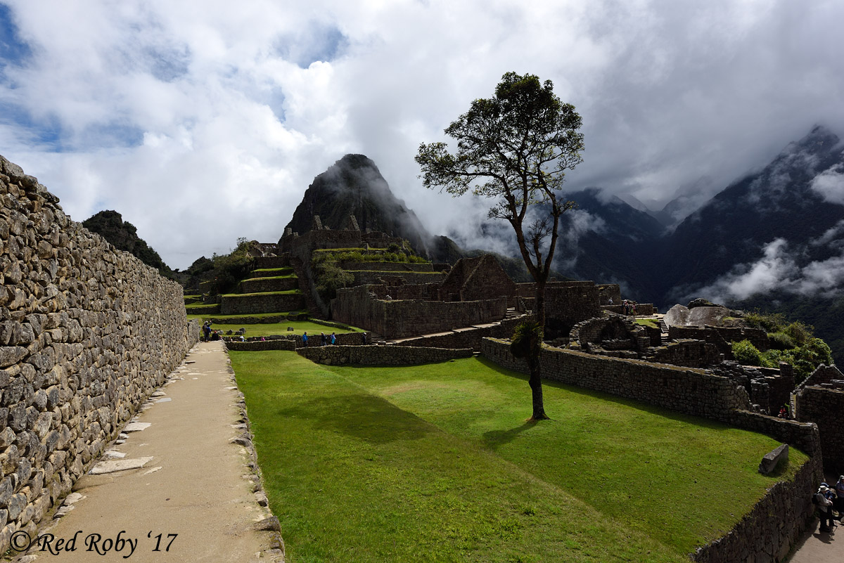 ../Peru/Machu_Picchu_22356.jpg