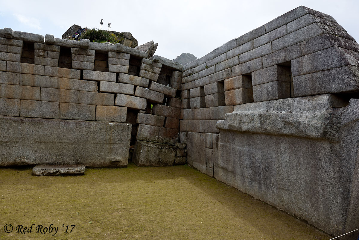 ../Peru/Machu_Picchu_22471.jpg